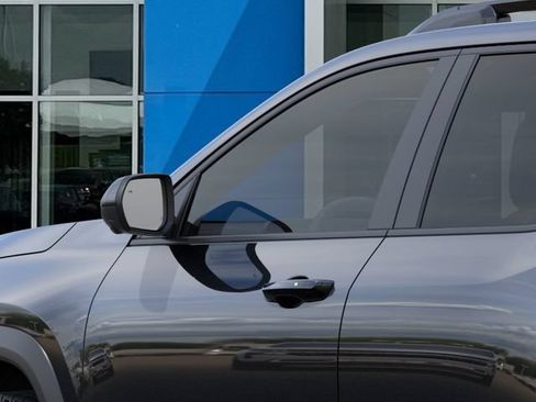 New 2027 Chevrolet Equinox LT w/ Convenience Package II FWD image 12