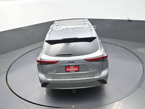Used 2021 Toyota Highlander Platinum AWD/4WD image 28