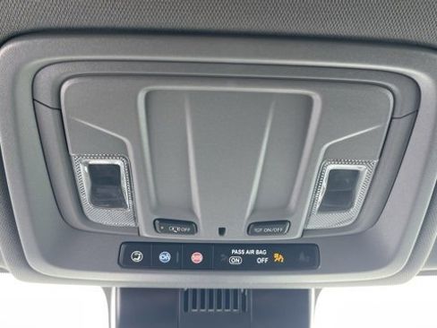 Used 2024 GMC Sierra 2500 SLE w/ SLE Convenience Package image 19