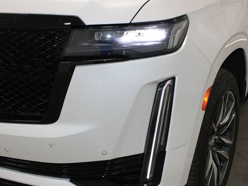 Used 2021 Cadillac Escalade Sport Platinum RWD image 13