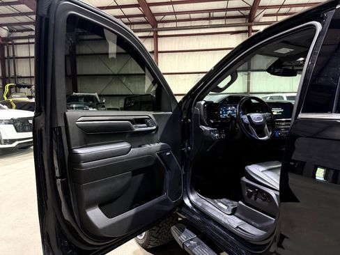 Used 2022 GMC Sierra 1500 SLT w/ SLT Convenience Package image 13