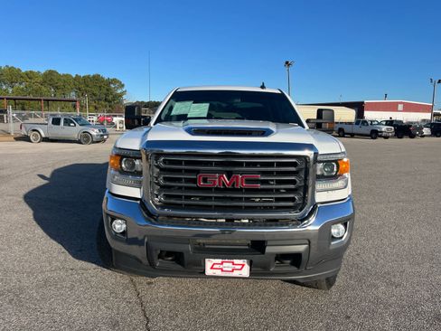 Used 2018 GMC Sierra 2500 SLE w/ SLE Preferred Package image 13