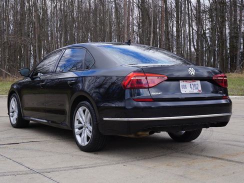 Used 2019 Volkswagen Passat 2.0T Wolfsburg image 3