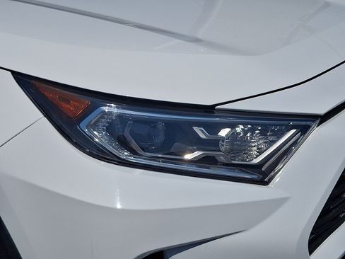 Used 2021 Toyota RAV4 XLE w/ Convenience Package AWD/4WD image 9
