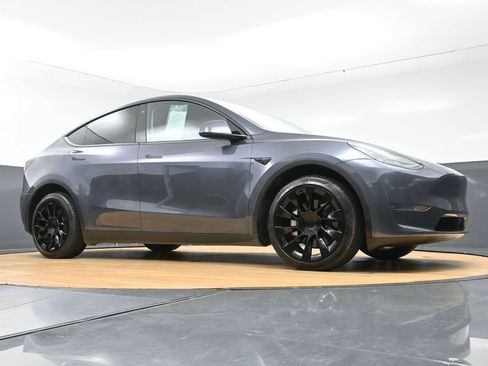 Used 2023 Tesla Model Y Long Range AWD/4WD image 49