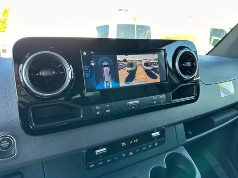Used 2025 Mercedes-Benz Sprinter 2500 image 17