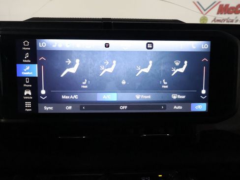 Used 2024 Jeep Wrangler Unlimited AWD/4WD image 42