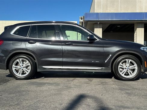 Used 2018 BMW X3 xDrive30i w/ Driving Assistance Package image 3