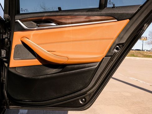 Used 2023 BMW 530i xDrive w/ Executive Package image 55