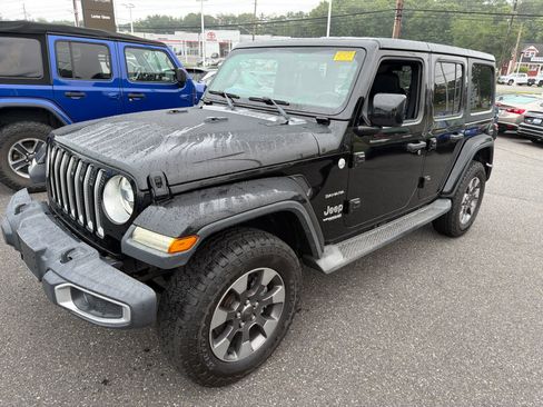 Used 2018 Jeep Wrangler Unlimited Sahara AWD/4WD image 6