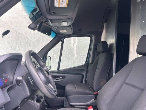 Used 2019 Mercedes-Benz Sprinter 144 image 10