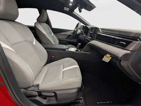 Used 2026 Toyota Camry SE w/ Convenience Package FWD image 18