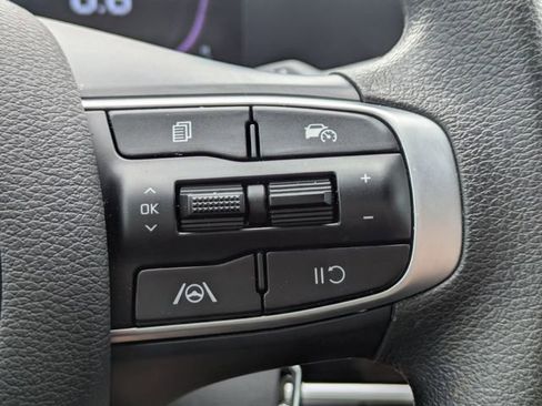 Used 2025 Kia Sportage LX AWD/4WD image 24