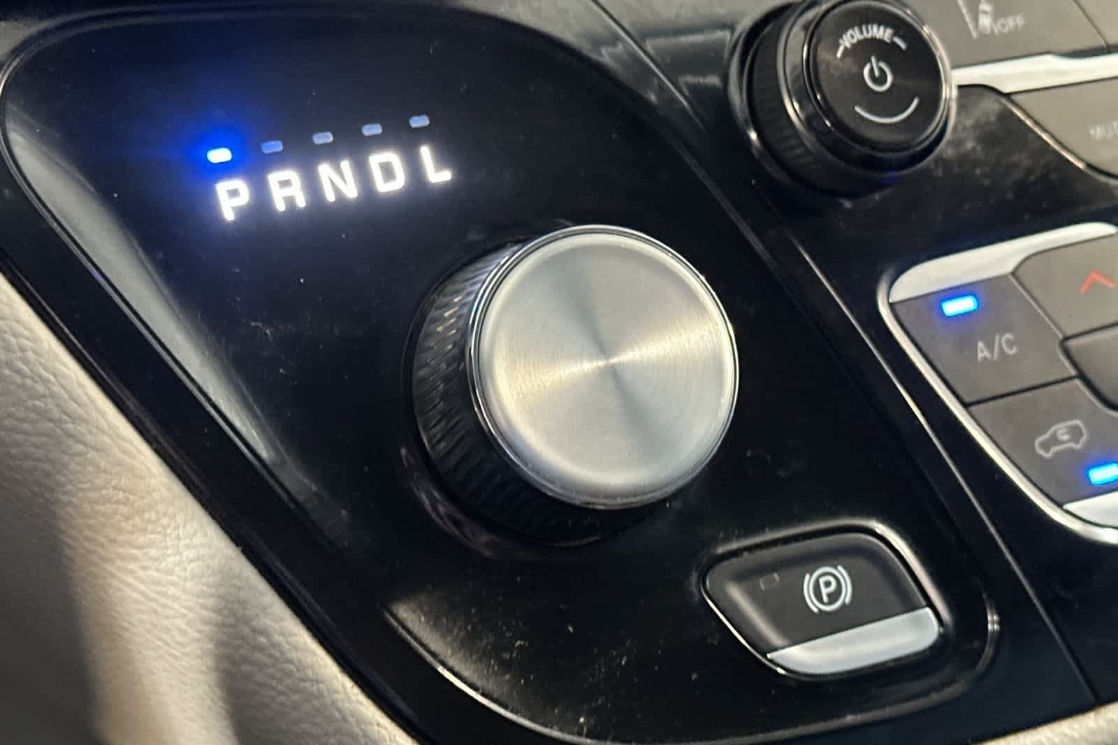 Used 2023 Chrysler Pacifica Touring-L FWD image 35