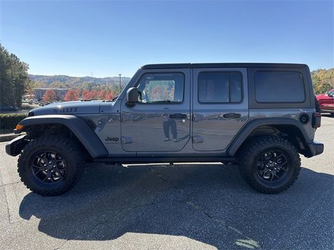 Used 2024 Jeep Wrangler Willys image 8