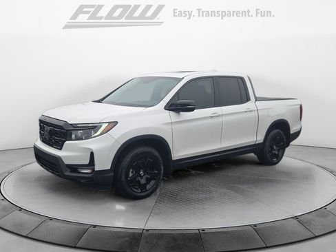 Certified 2024 Honda Ridgeline Black Edition image 3
