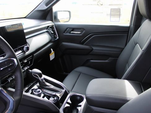 New 2026 GMC Canyon Elevation w/ Convenience Package image 13