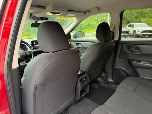 Used 2025 Nissan Rogue S AWD/4WD image 16