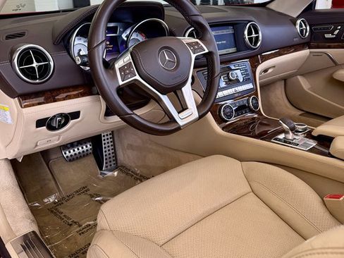 Used 2013 Mercedes-Benz SL 550 image 13