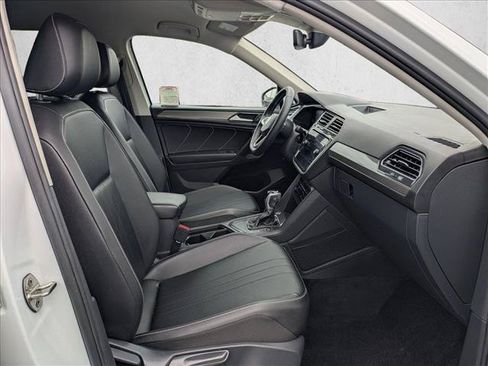 Used 2022 Volkswagen Tiguan SE FWD image 20
