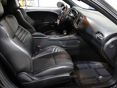 Used 2021 Dodge Challenger SRT Hellcat image 15