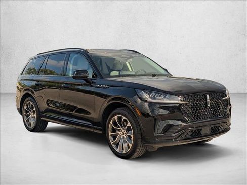 New 2025 Lincoln Aviator 2WD w/ Jet Appearance Package image 5