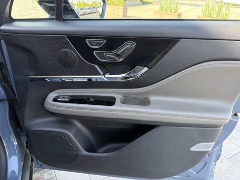 New 2026 Lincoln Corsair Premiere FWD image 16