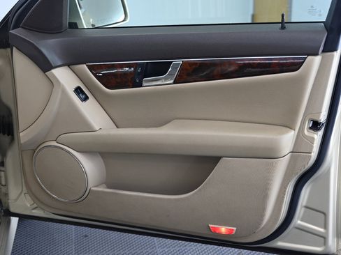 Used 2010 Mercedes-Benz C 300 Sport image 16