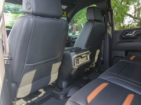 Used 2024 GMC Sierra 2500 AT4 w/ Technology Package AWD/4WD image 27
