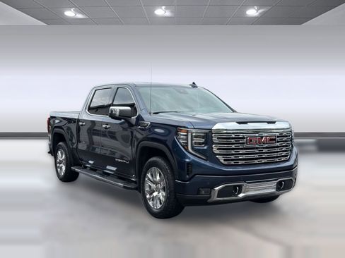 Used 2023 GMC Sierra 1500 Denali w/ Technology Package AWD/4WD image 6