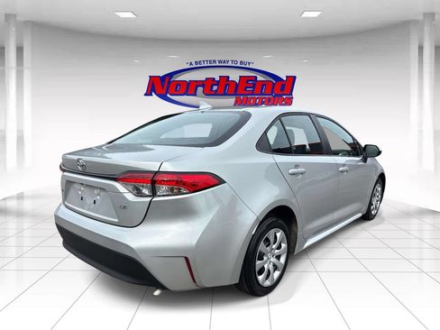 Used 2024 Toyota Corolla LE FWD image 3
