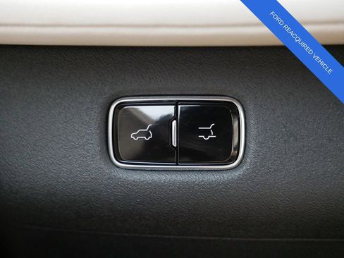 Used 2025 Lincoln Navigator Reserve AWD/4WD image 19