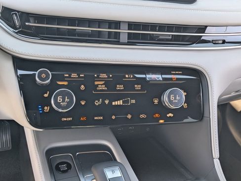 New 2026 INFINITI QX60 Autograph image 17