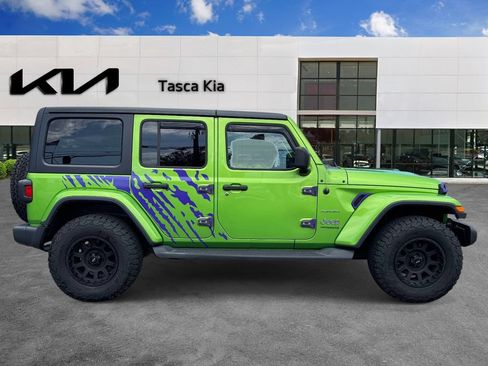 Used 2018 Jeep Wrangler Unlimited Sahara AWD/4WD image 4