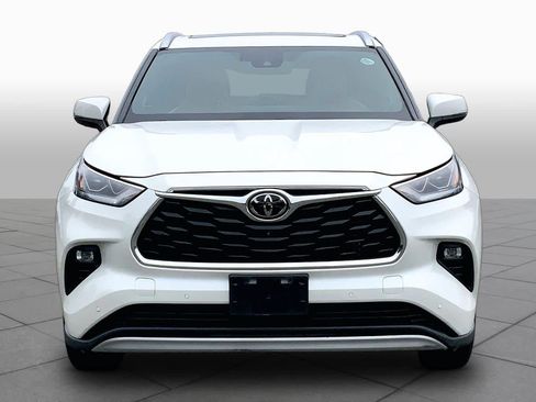 Used 2021 Toyota Highlander Platinum AWD/4WD image 4