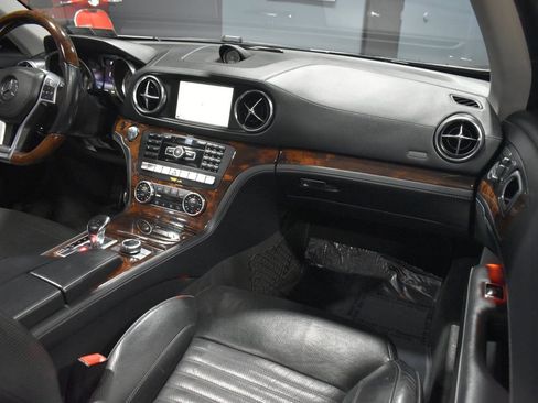 Used 2014 Mercedes-Benz SL 550 image 22