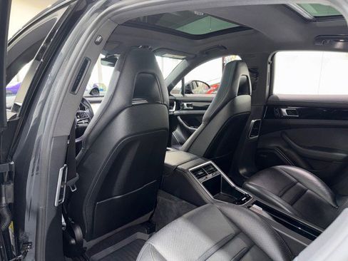 Used 2017 Porsche Panamera image 10