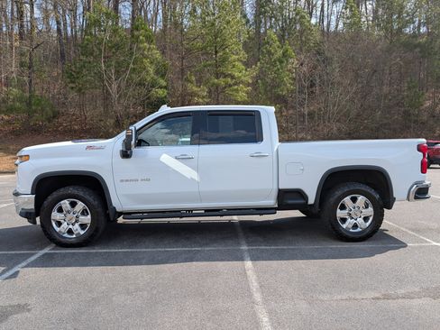 Used 2021 Chevrolet Silverado 2500 LTZ w/ LTZ Premium Package image 6