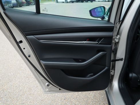 Used 2024 MAZDA MAZDA3 s image 17