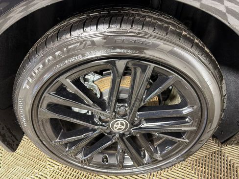 Used 2025 Toyota Camry SE image 17