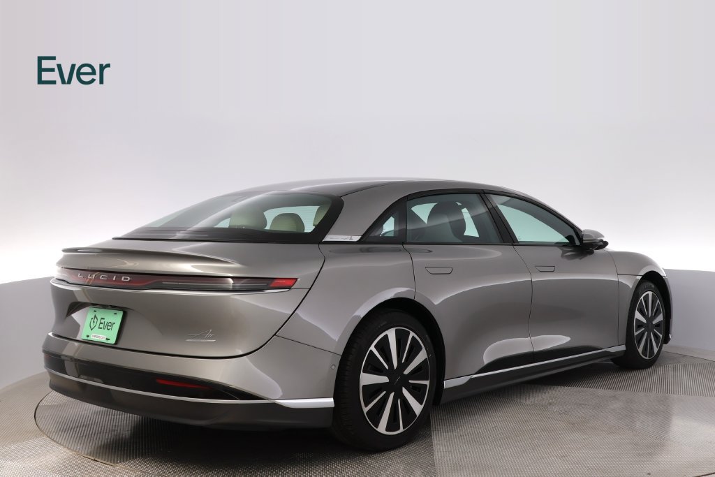 Used 2024 Lucid Air Touring AWD/4WD image 3