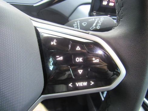 Used 2023 Volkswagen ID.4 Pro image 36