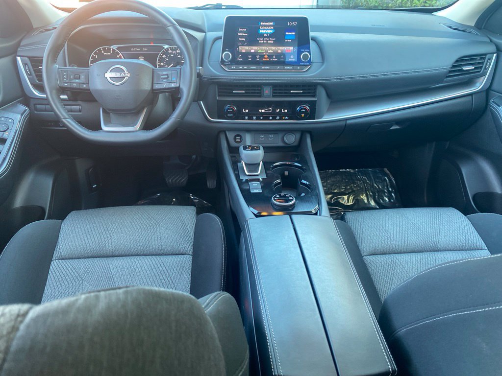 Certified 2025 Nissan Rogue SV AWD/4WD image 13