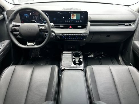 Used 2025 Hyundai Ioniq 5 SEL RWD image 3