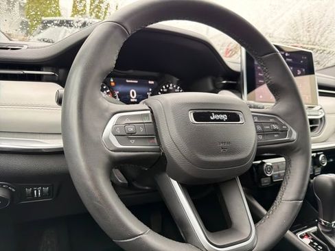 Used 2024 Jeep Compass Limited image 14