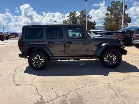 New 2025 Jeep Wrangler Unlimited Sahara AWD/4WD image 4