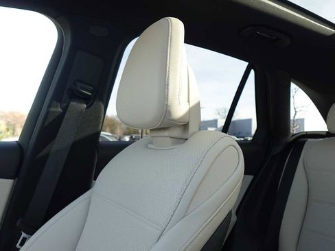 Used 2026 Mercedes-Benz GLC 300 4MATIC image 35