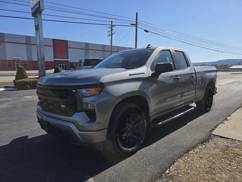 Used 2023 Chevrolet Silverado 1500 Custom image 8