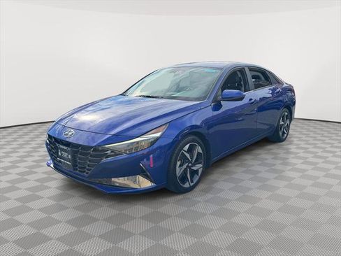 Used 2023 Hyundai Elantra Limited w/ Winter Weather Package image 3