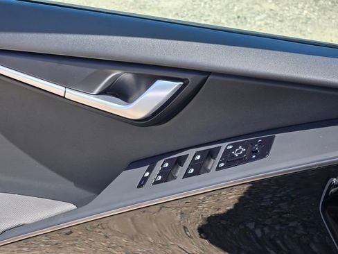 New 2026 Kia Niro Wind FWD image 14